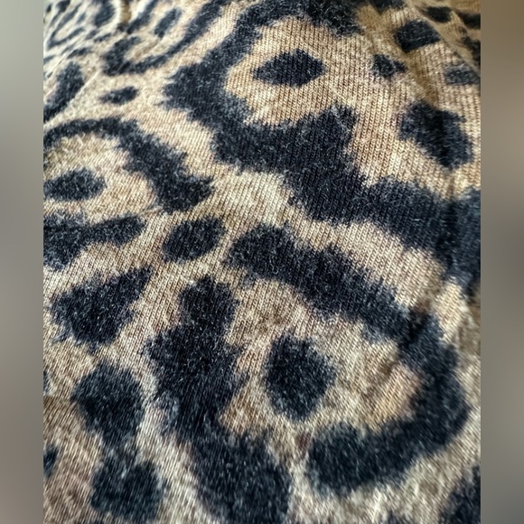 GUC Lynn Ritchie Leopard Print Top - Women’s Quarter Sleeve Tshirt L/ Fits XL - Picture 6 of 7